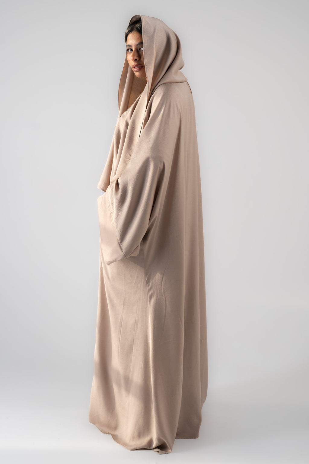 daree abaya off-white