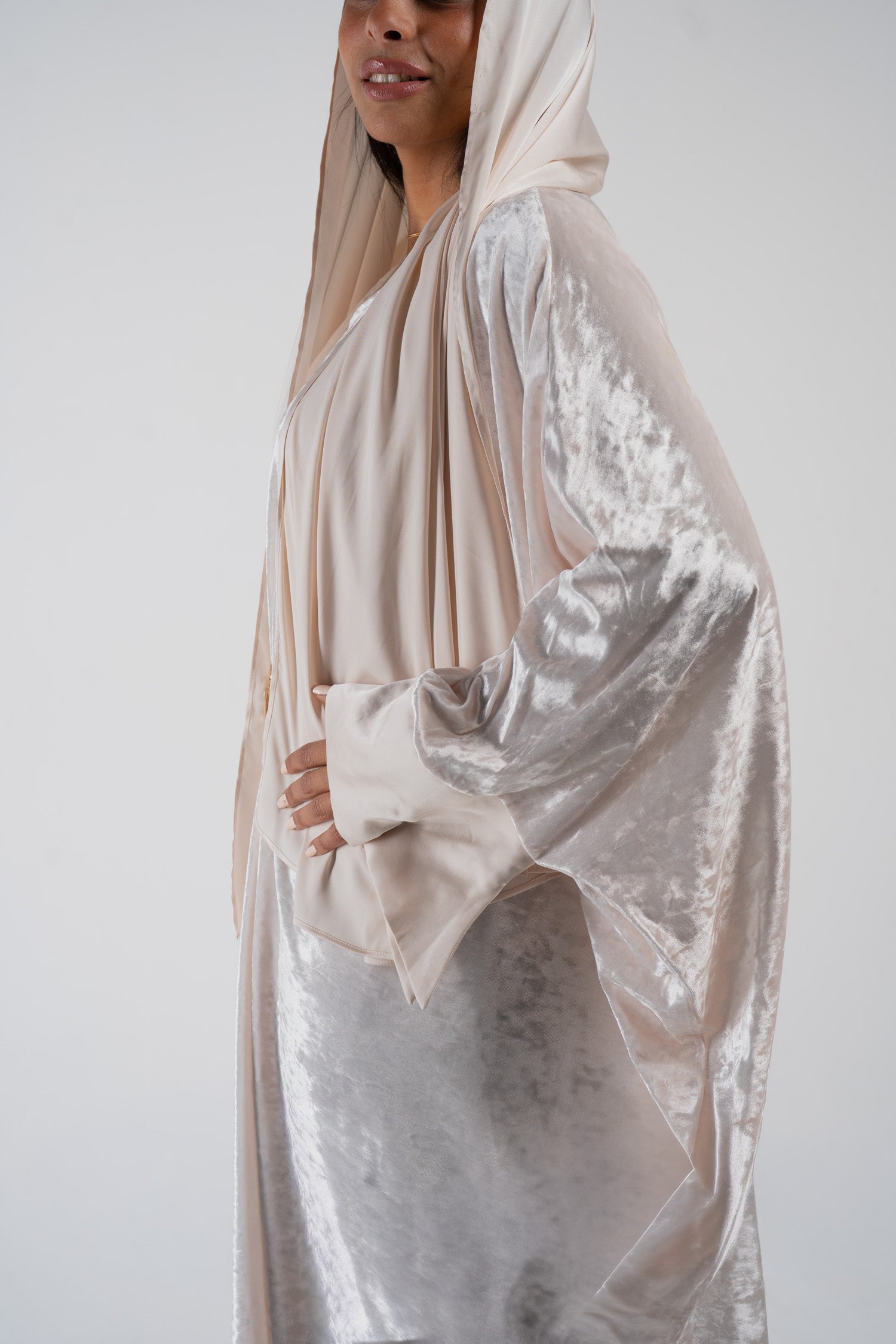daree abaya off-white